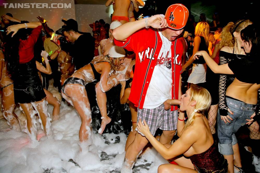 Drunk girls gets banged during a wild and crazy spring break party - #9