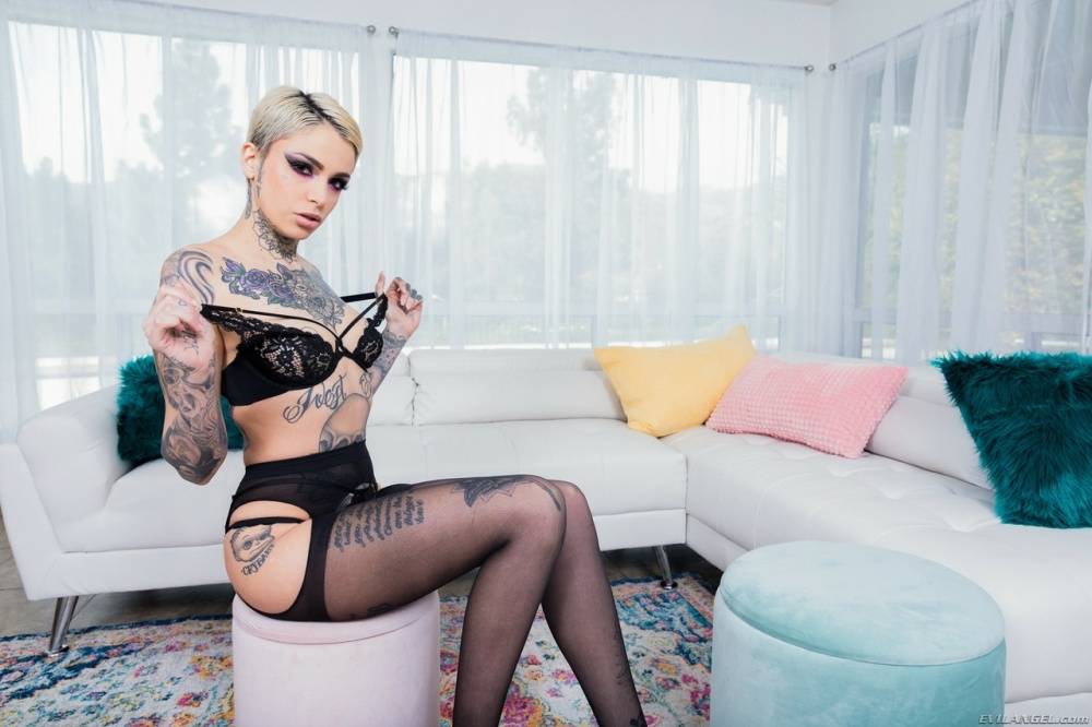 Slender, ornately tattooed Leigh Raven and bodacious Zoey Monroe are blonde - #10