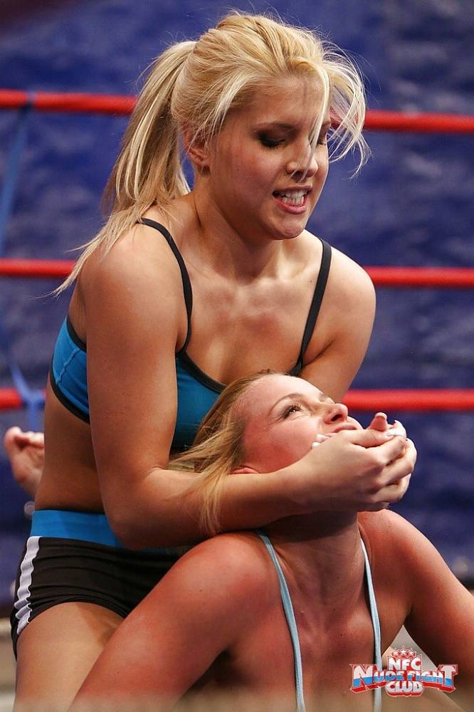 Wild catfight of pretty sporty babes ends up with pussy licking - #7