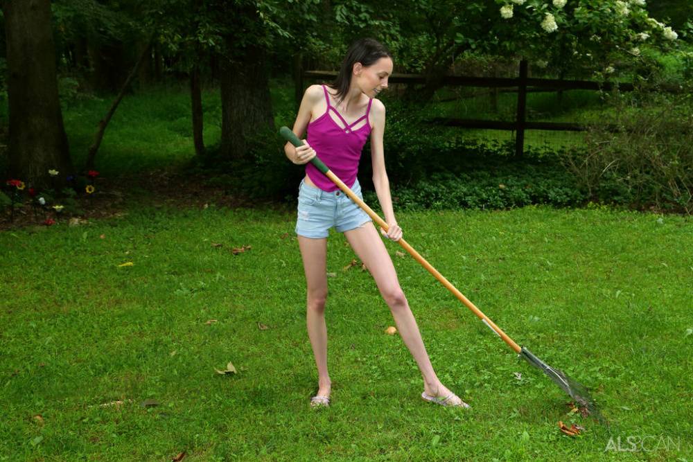 Skinny teen Aria Haze spreads her naked pussy after raking the lawn | Photo: 346693