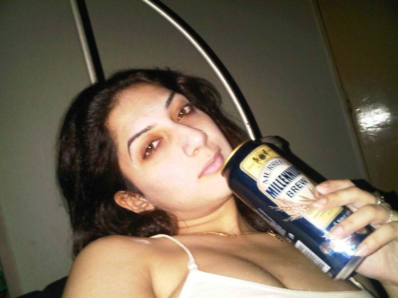 Indian solo girl takes self shots of her big natural tits - #4