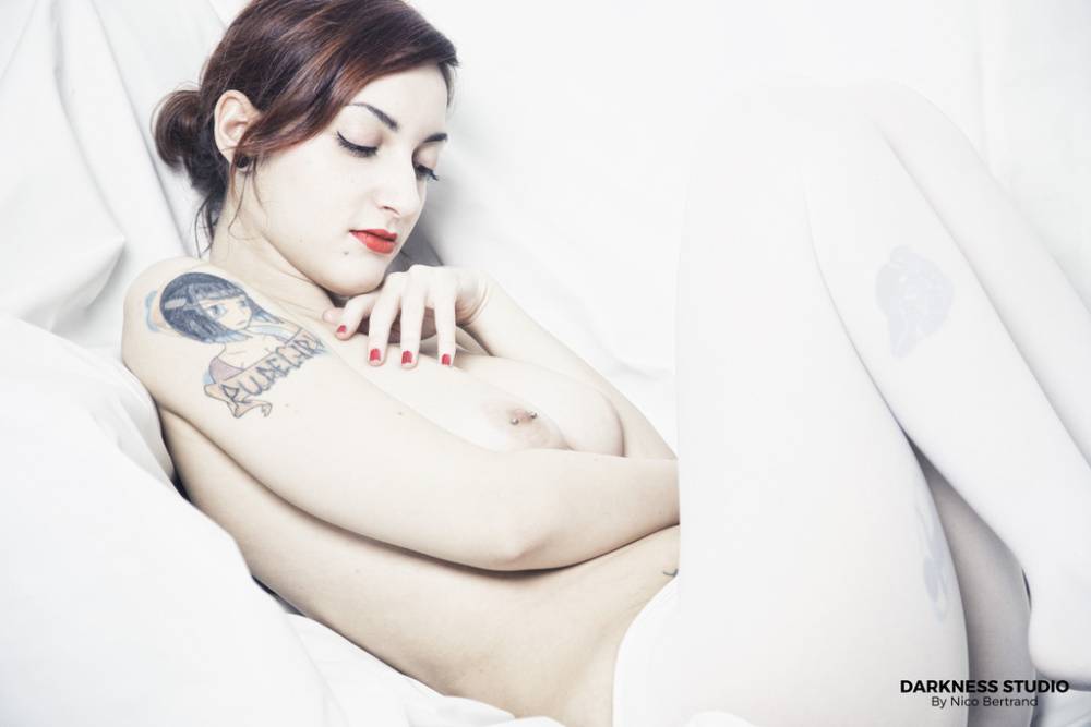 Margout Darko premium nudity display of her big natural tits and furry cunt | Photo: 500683