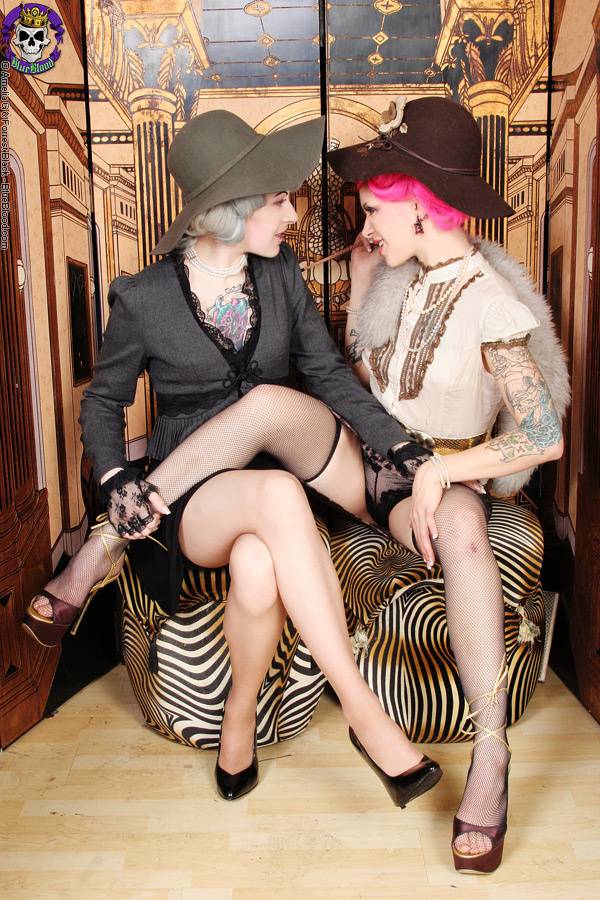 Barely Evil tattooed punk, goth girls make out - #11