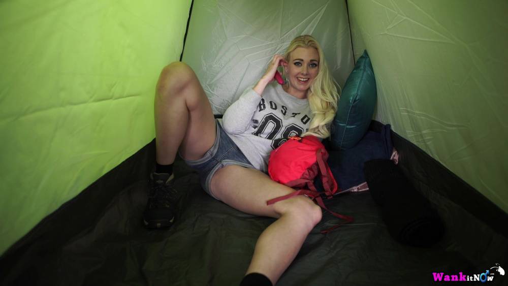 Blonde amateur pulls down her denim shorts to masturbate inside a tent - #10