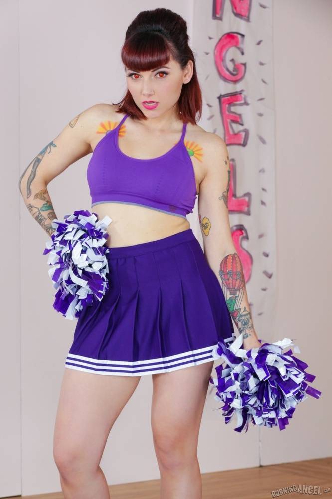 Tattooed cheerleader Veronica Layke offers up naked pussy on her knees - #15
