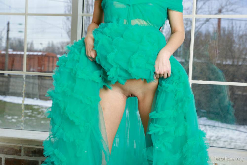 Rosie Lauren is beautiful in her big green gown She takes it off and shows her - #12
