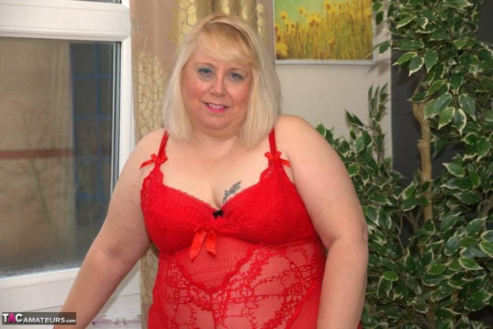 Fat blonde Lexie Cummings fondles her pierced cunt in red lingerie and hosiery - #4
