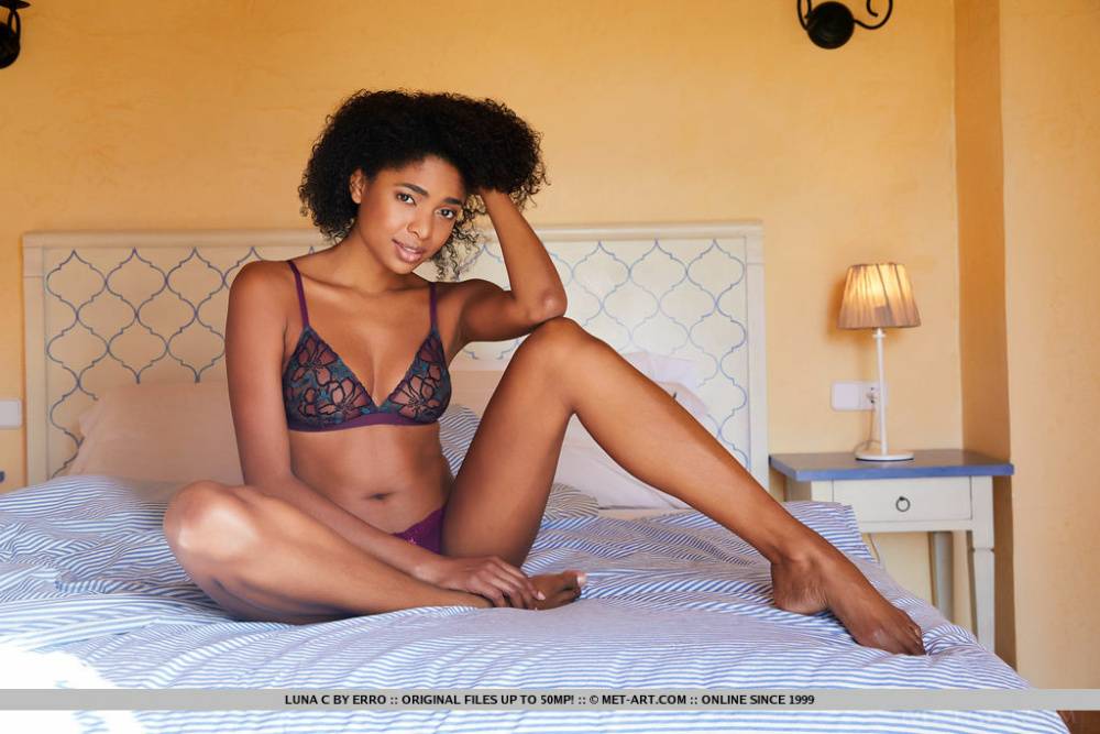 Black teen Luna C removes bra and panties to pose totally naked in her bedroom - #6