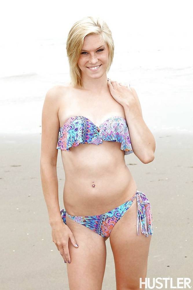 Beach babe Ella Woods strips off her bikini to go fully nude - #1