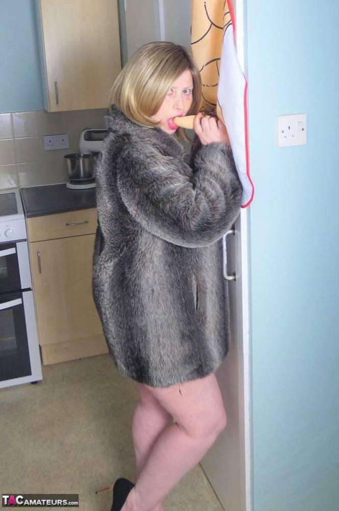 Overweight amateur Posh Sophia frees huge boobs and butt from a fur coat - #9
