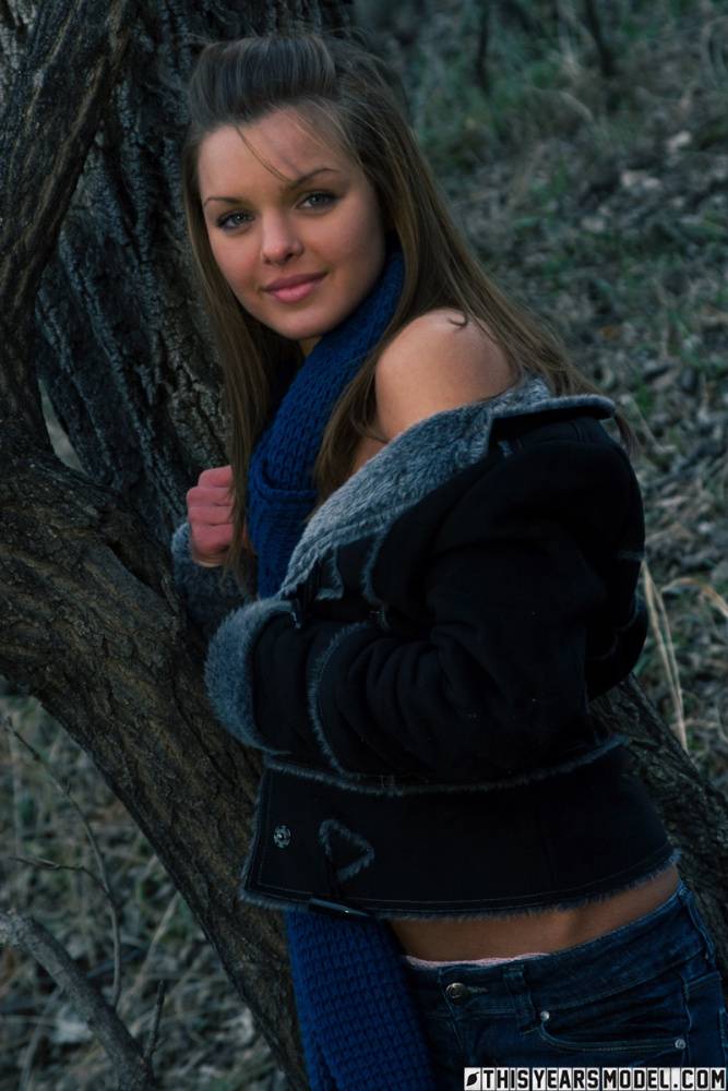Beautiful girl Michelle Jean gets naked up against a tree during the Fall - #4