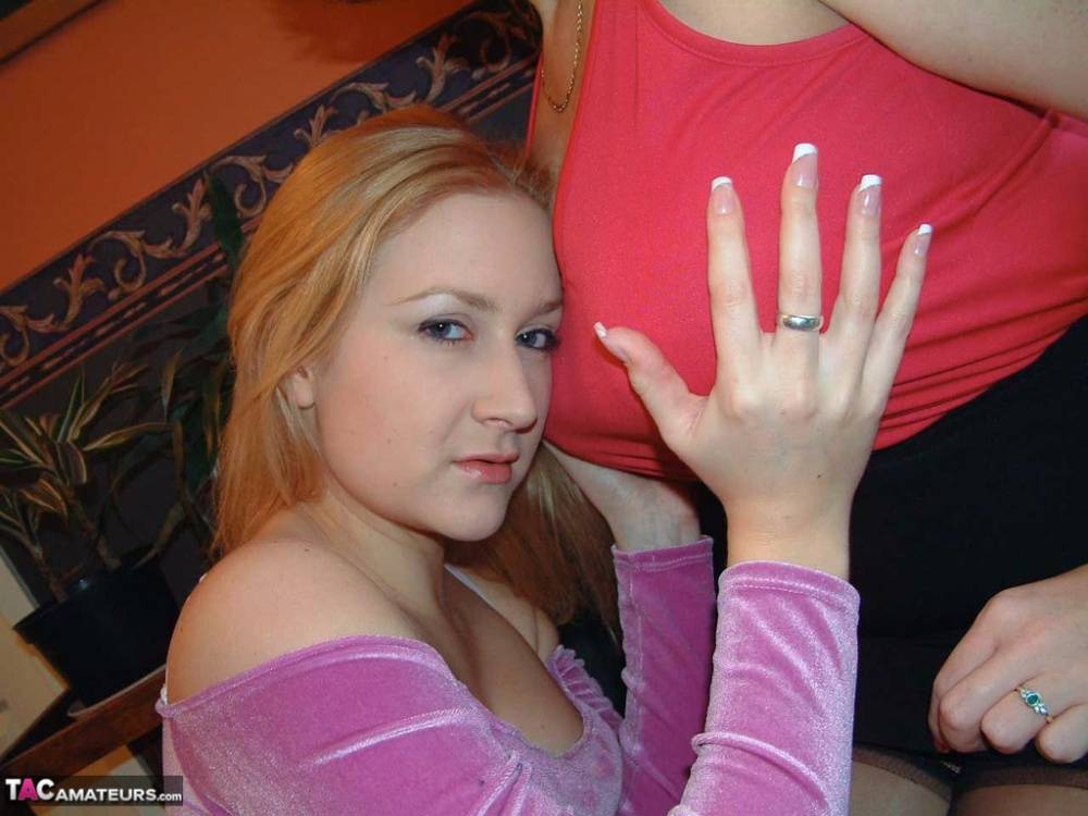 British amateur Curvy Claire partakes in lesbian sex acts in a sitting room - #5