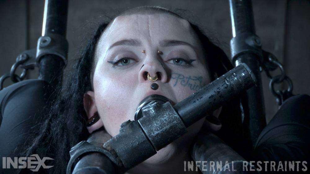 Thick sex slave Luna Lavey finds herself completely restrained in a dungeon - #3
