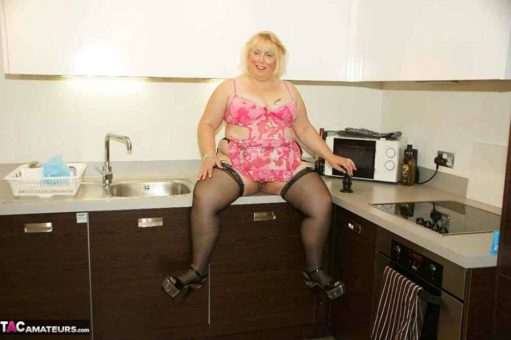 Mature BBW Lexie Cummings masturbates in her kitchen with a suction dildo - #10