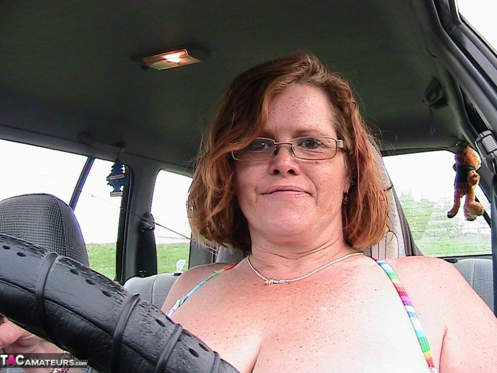 Canadian amateur Misha MILF exposes her huge tits and bald cunt inside a car - #5
