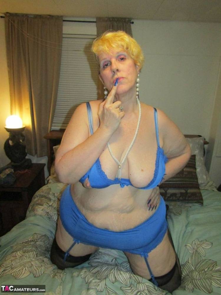 Fat nan Bunny Gram smokes in her pretties before pleasing a dick POV style - #9