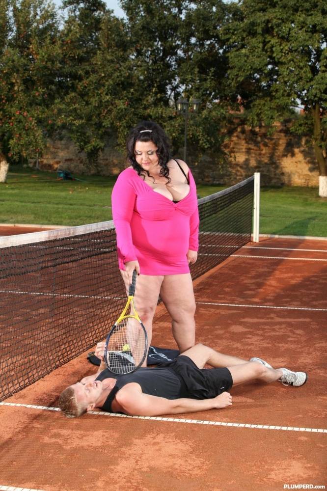 Fat woman Viktorie face sits her tennis instructor during sex on a clay court - #9