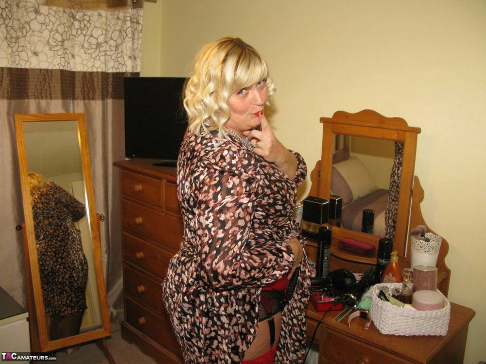 Older blonde fatty Chrissy Uk parts her labia lips on a chair in her bedroom - #11