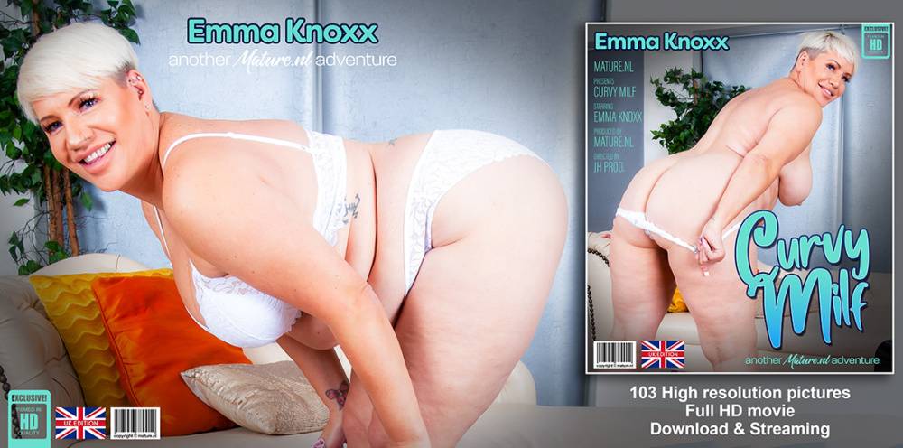 When Curvy MILF Emma Knoxx comes knocking she Knoxx good - #4