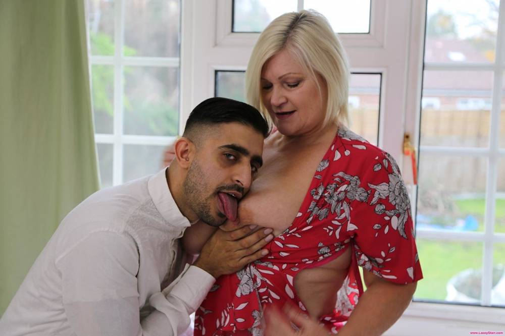 British granny Lacey Starr gets banged by a Muslim boy on her bed - #7