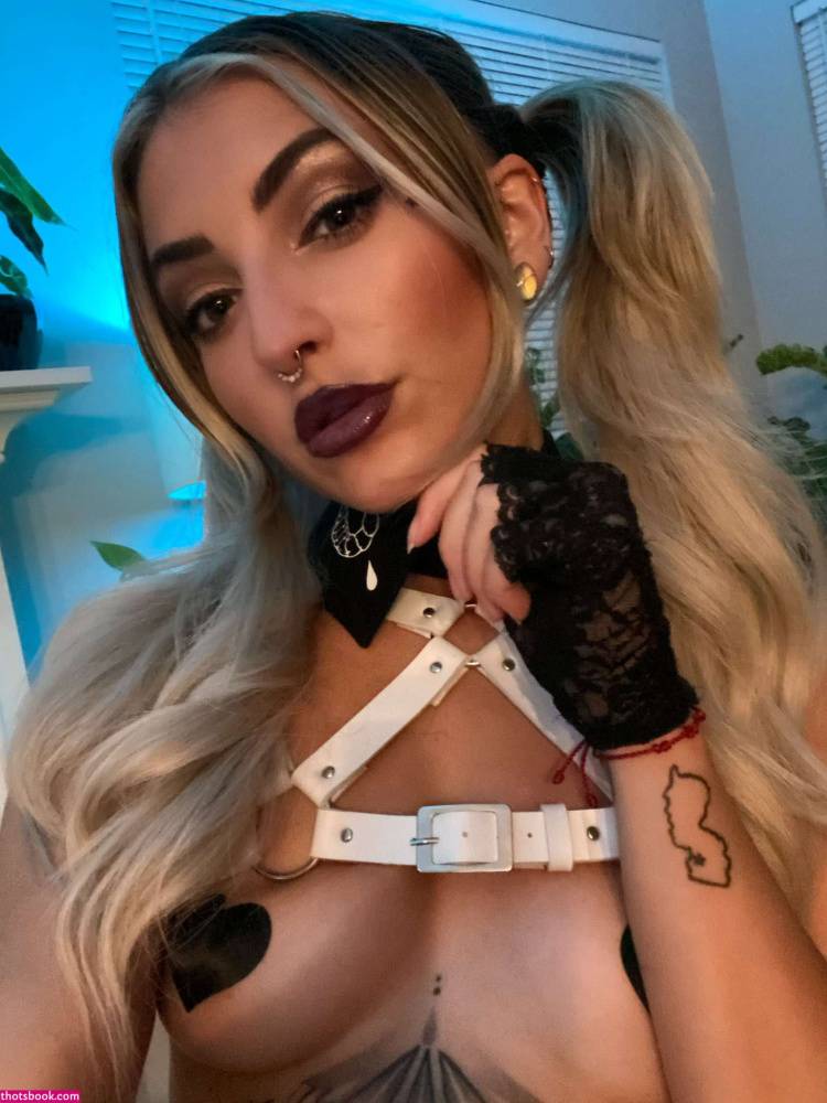 Miss Angeliquew OnlyFans Photos #7 - #10