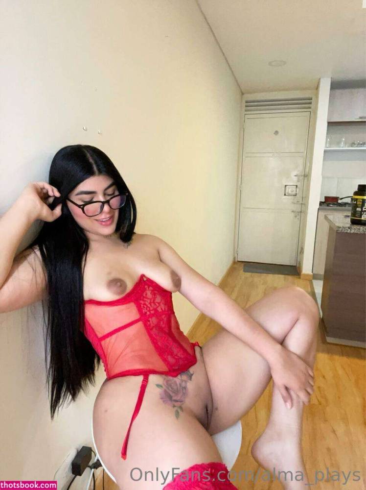 Alma plays OnlyFans Photos #13 - #2