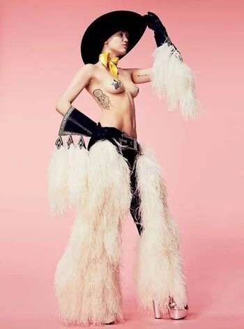 Miley Cyrus / MileyCyrus Nude - #4