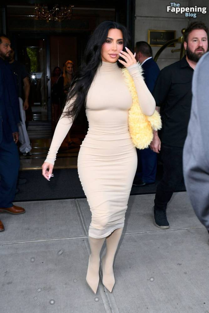 Kim Kardashian Displays Her Sexy Figure in New York City (14 Photos) - #4