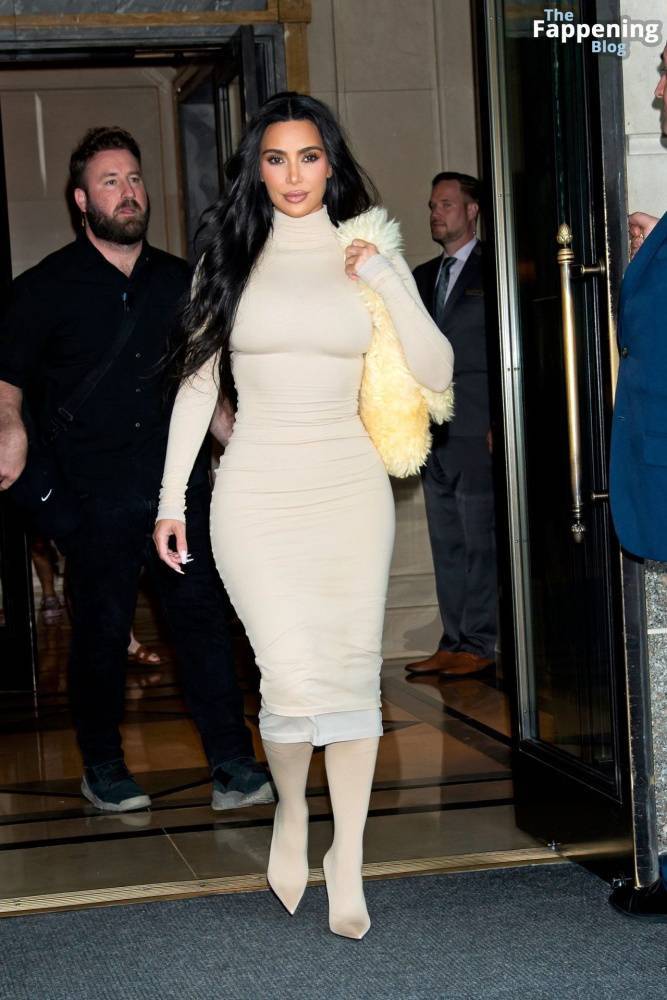 Kim Kardashian Displays Her Sexy Figure in New York City (14 Photos) - #11