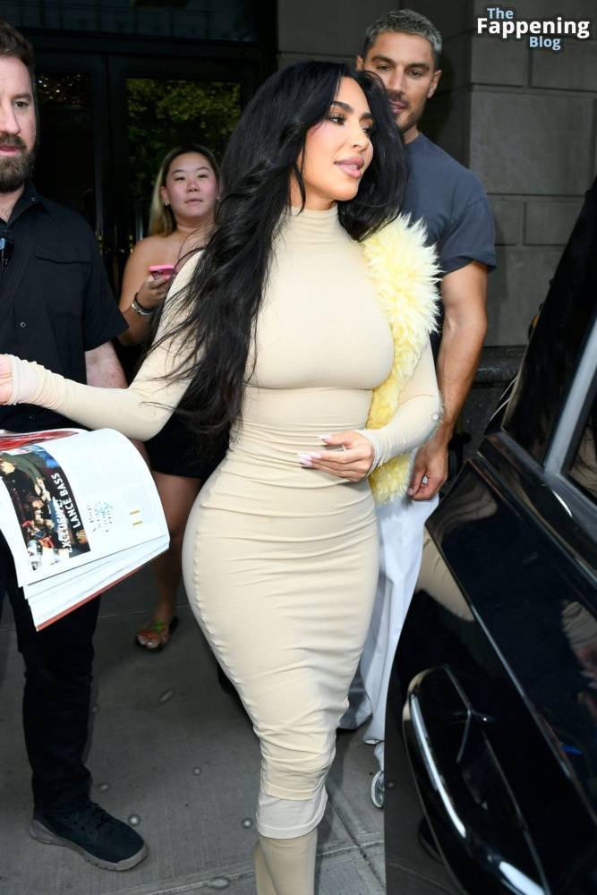 Kim Kardashian Displays Her Sexy Figure in New York City (14 Photos) - #9