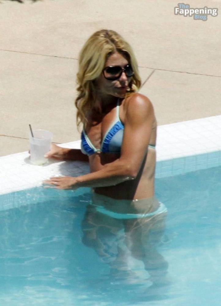 Kelly Ripa Sexy (49 Photos) - #27