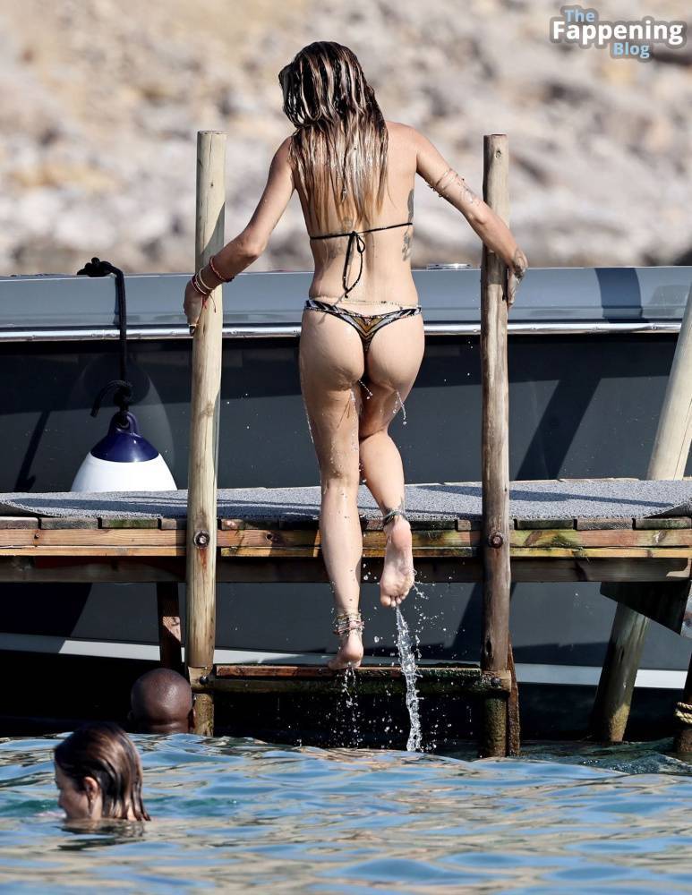 Rita Ora Shows Off Her Hot Beach Body Figure During Her Holiday in Ibiza (47 New Photos) - #24