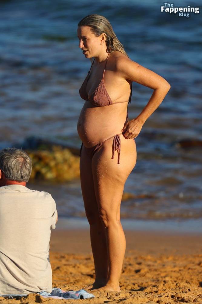 Renee Bargh Shows Off Her Growing Baby Bump in a Bikini (36 Photos) - #12