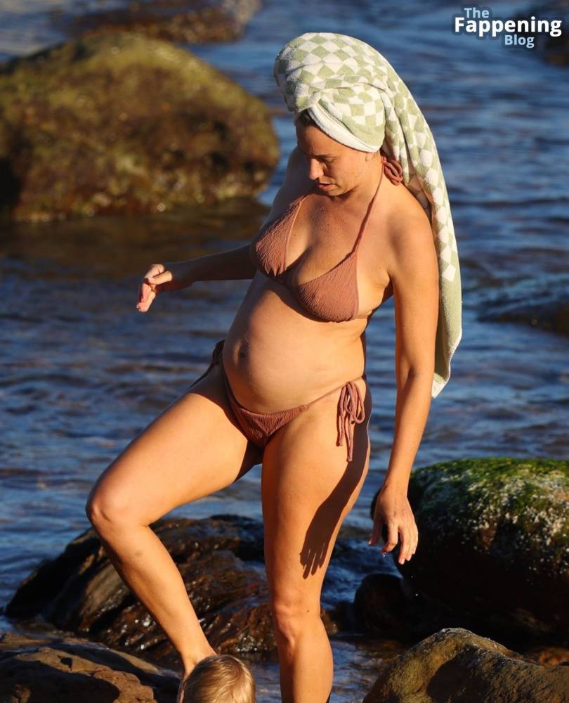 Renee Bargh Shows Off Her Growing Baby Bump in a Bikini (36 Photos) - #15