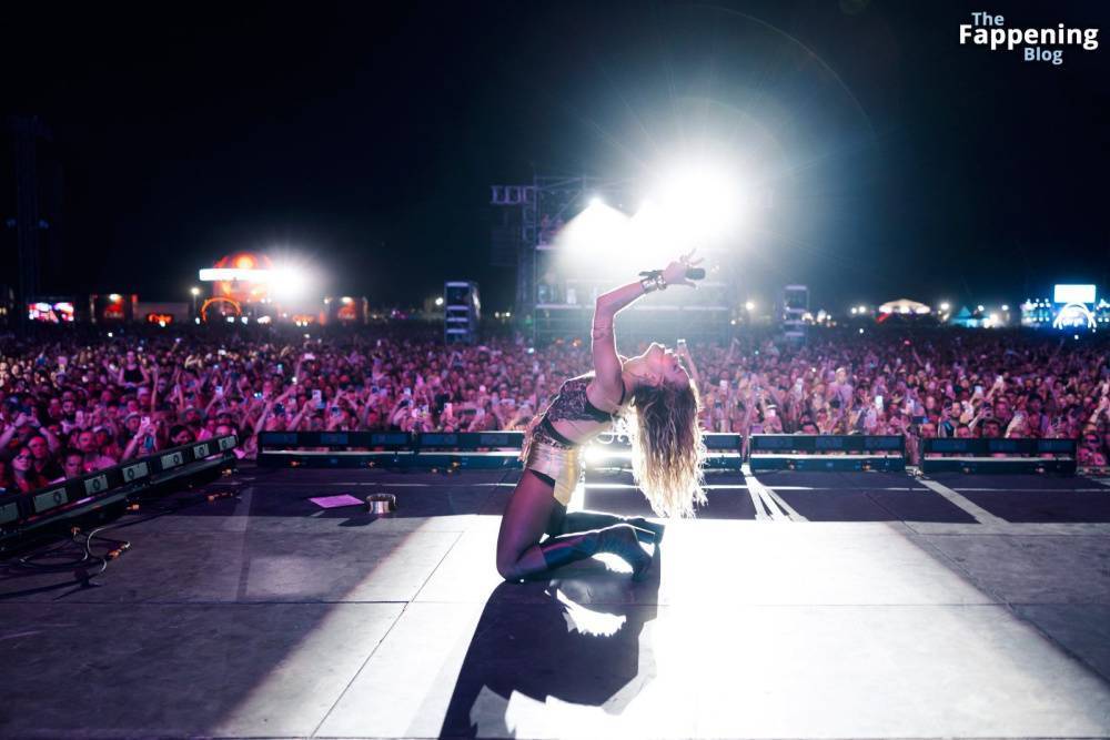 Rita Ora Performs at the Love Stream Festival (19 Photos) - #9