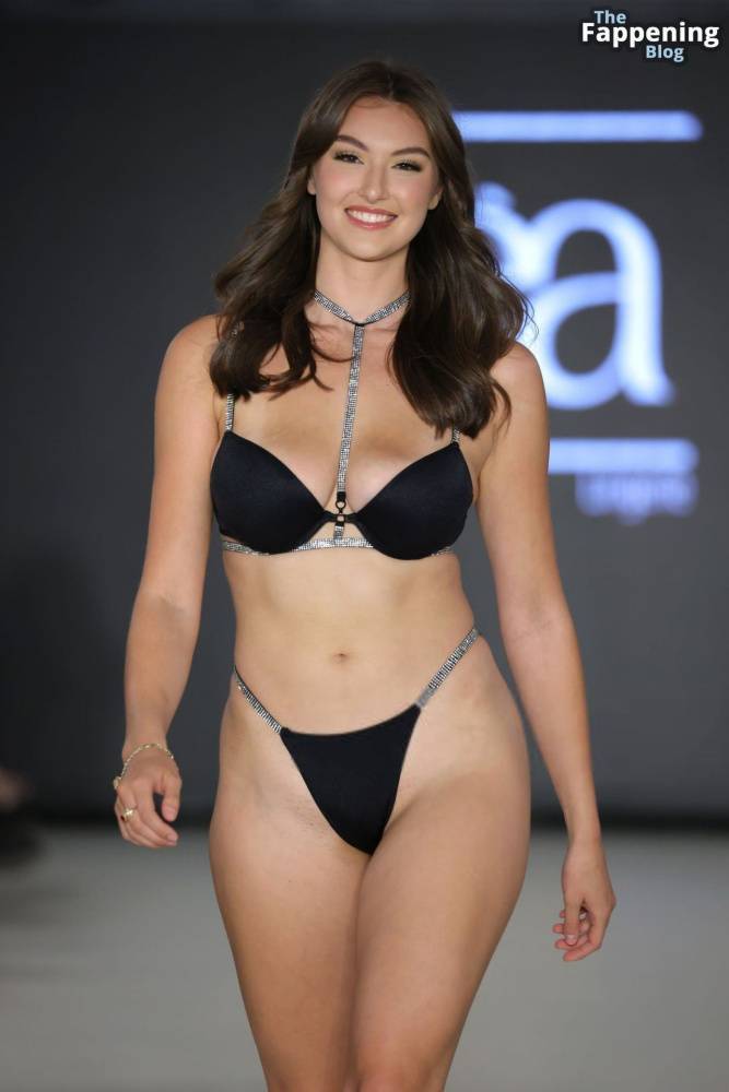 Rachel Pizzolato Displays Her Sexy Body at the ëa Lingerie Fashion Show (14 Photos) - #4