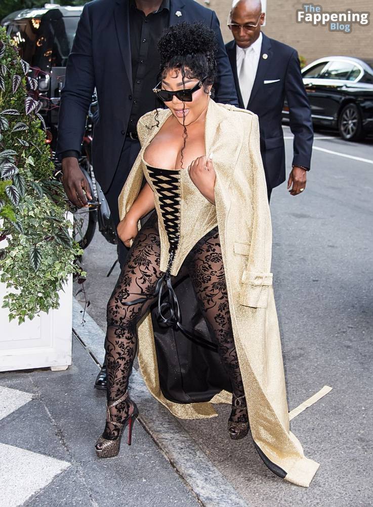 Lil’ Kim Flashes Her Areola as She Attends the Christian Siriano Fashion Show (32 Photos) - #28