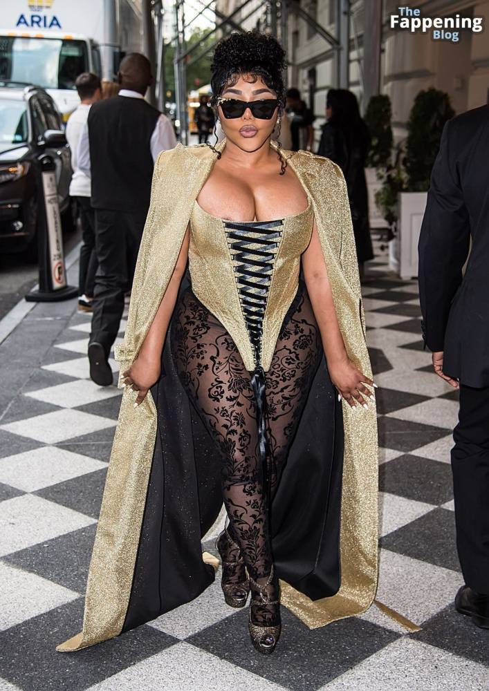 Lil’ Kim Flashes Her Areola as She Attends the Christian Siriano Fashion Show (32 Photos) - #4