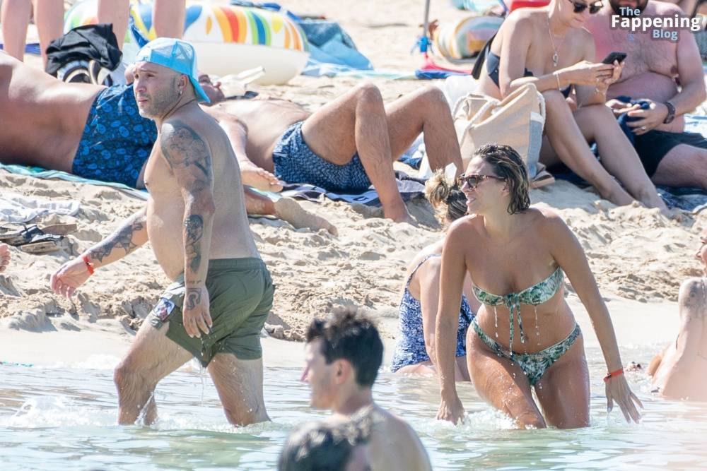 Irene Rosales & Kiko Rivera Enjoy a Romantic Vacation in Ibiza (31 Photos) - #24