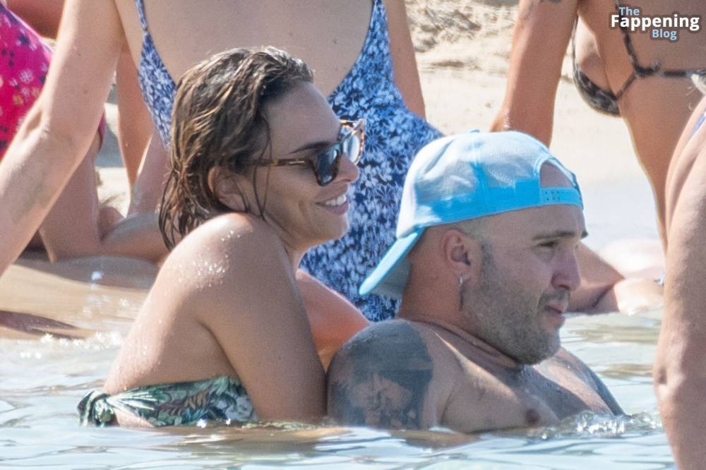 Irene Rosales & Kiko Rivera Enjoy a Romantic Vacation in Ibiza (31 Photos) - #11