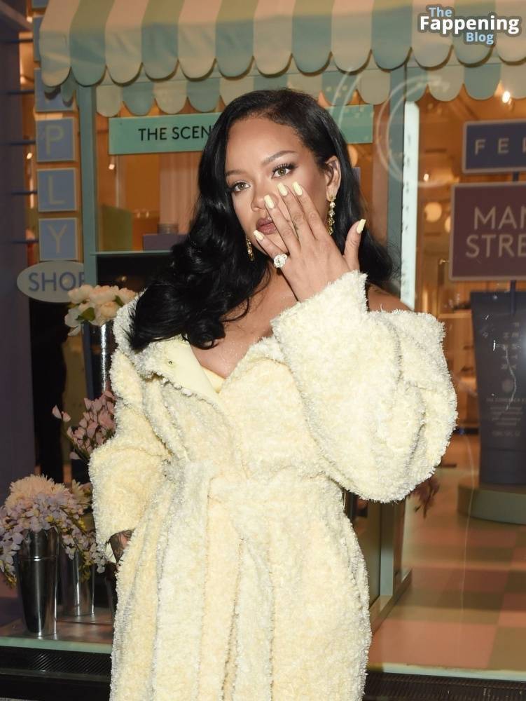 Rihanna Shows Off Nice Cleavage at the Fenty Hair Launch (114 Photos) - #21