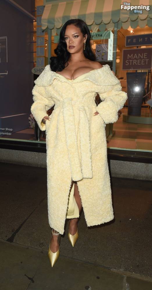 Rihanna Shows Off Nice Cleavage at the Fenty Hair Launch (114 Photos) - #3