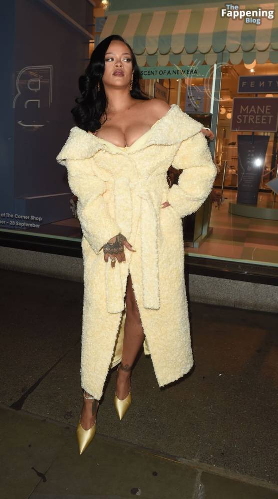 Rihanna Shows Off Nice Cleavage at the Fenty Hair Launch (114 Photos) - #9