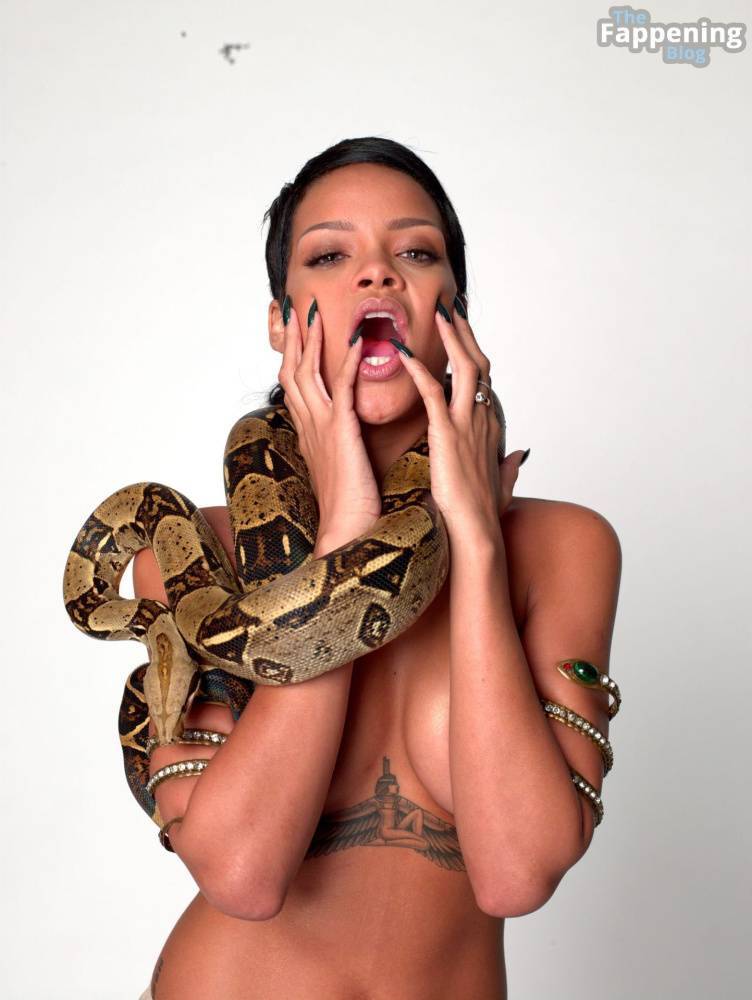 Rihanna Strips Sexy & Topless – GQ 2013 (67 Outtake Photos) - #20