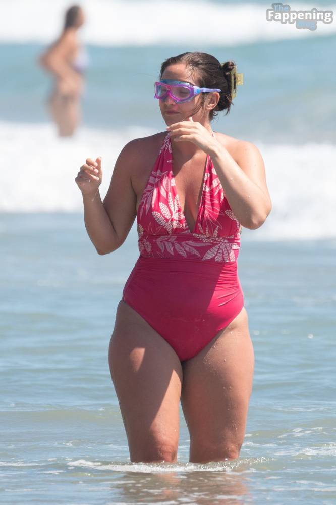 Jacqueline Jossa Has Fun in the Sun on the Beach in Spain (92 Photos) - #15