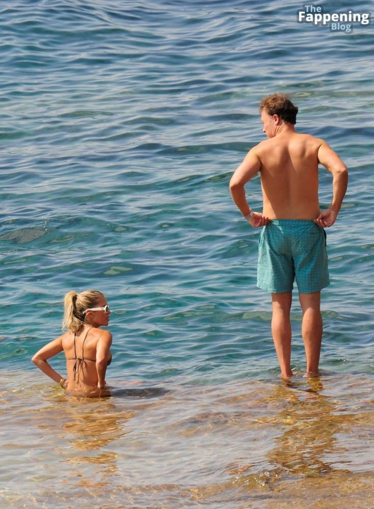 Sylvie Meis Looks Sensational with Her Beau on the Beach in Mallorca (51 Photos) - #27