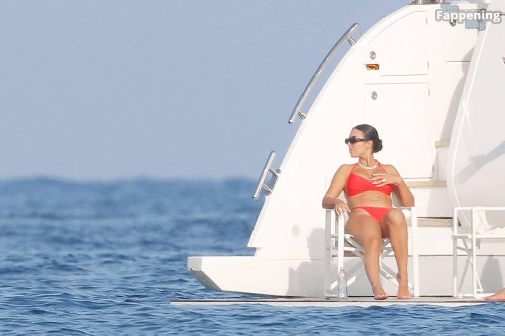 Georgina Rodriguez & Cristiano Ronaldo Enjoy Luxurious Yacht Day in the South of France (125 Photos) - #8