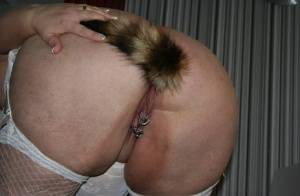 Fat UK woman Lexie Cummings shows her pierced cunt while sporting a butt plug - #main