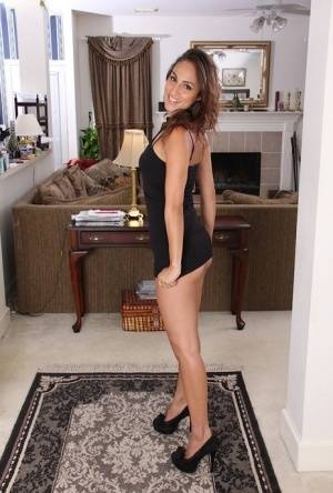 Astonishing brunette Veronica Webb shows off her stunning shape on realgirlsweb.com