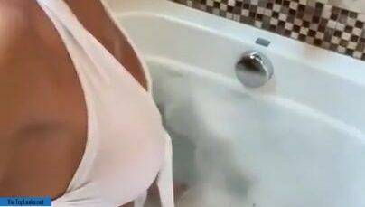 Rachel Cook Leaked Onlyfans Bathtub Shower Porn Video on realgirlsweb.com